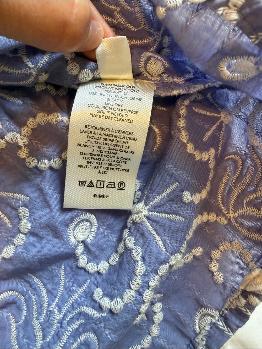Anthropologie Pilcro Blue White Floral Appliqué Blouse Size Medium Embroidered - Picture 9 of 10